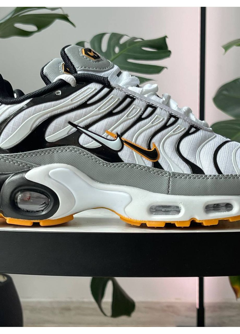 Серые демисезонные кроссовки мужские nike air max tn plus grey white black | найк аир макс тн плюс серые белые черные No Brand