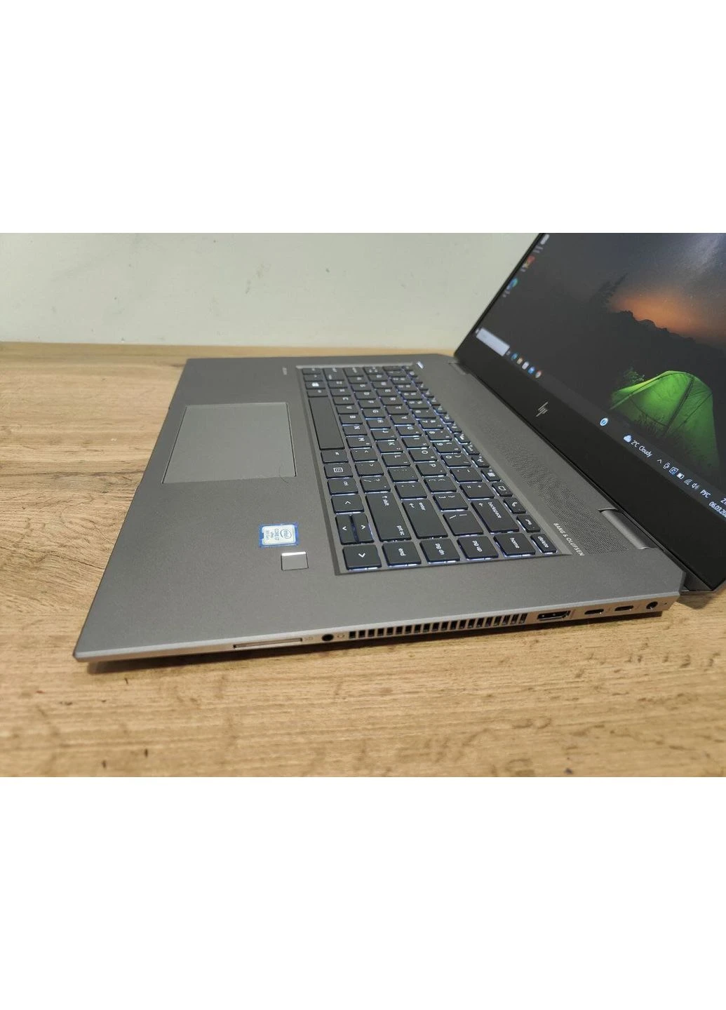 Ультрабук HP ZBook Studio G5 / 15.6" (1920x1080) IPS / Intel Core i7-9750H (6 (12) ядер по 2.6 - 4.5 GHz) / 32 GB DDR4 / 512 GB Hewlett Packard (398147429)
