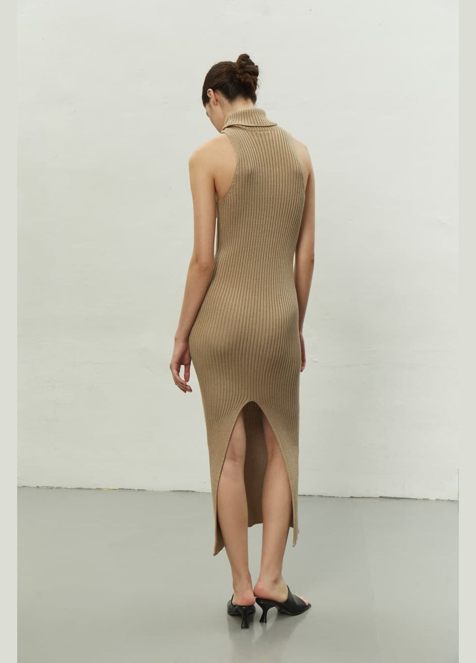 Светло-коричневое платье макси с горловиной мокко 2067 Papaya