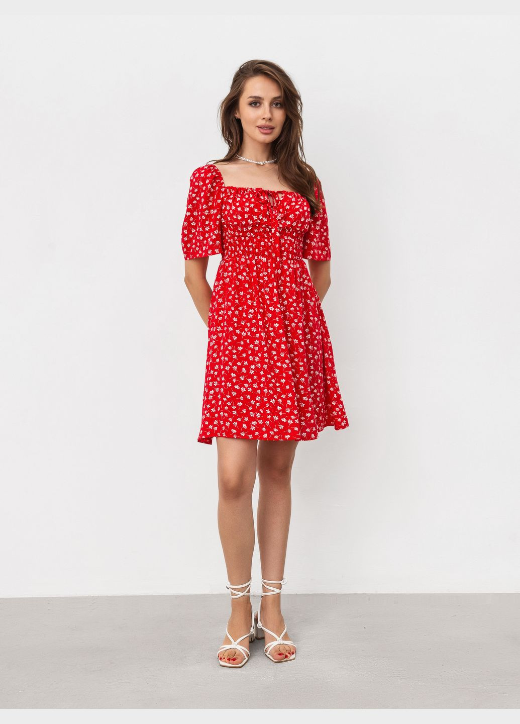 Красное платье Romashka с цветочным принтом