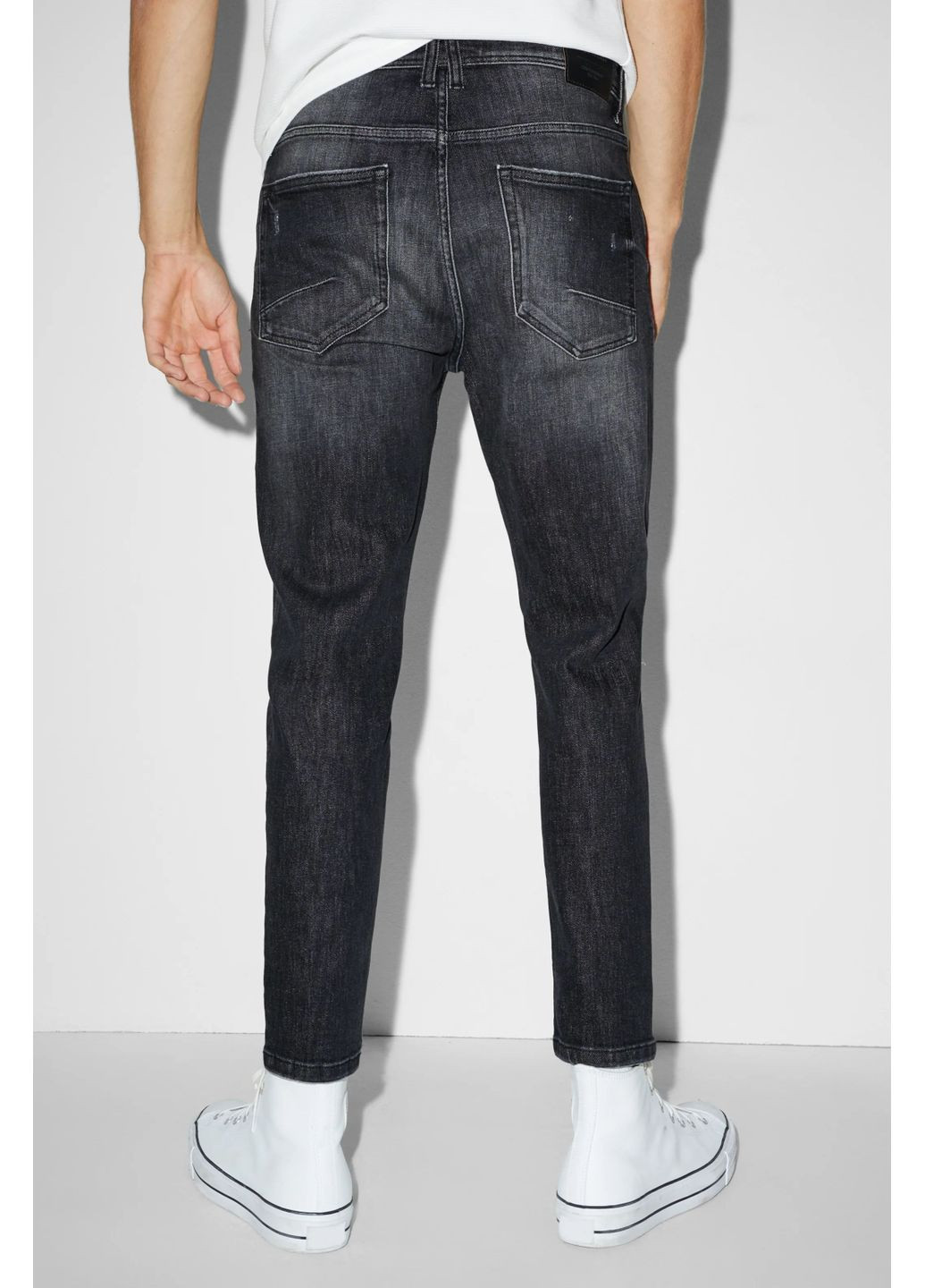 Серые демисезонные джинсы carrot C&A