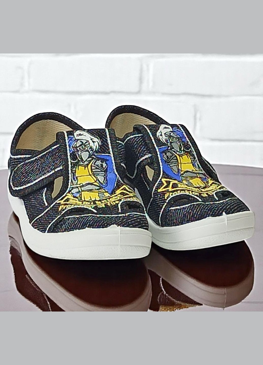 Черные ортопедические закрытые тапочки на липучке сменка в садик для мальчика валди Waldi