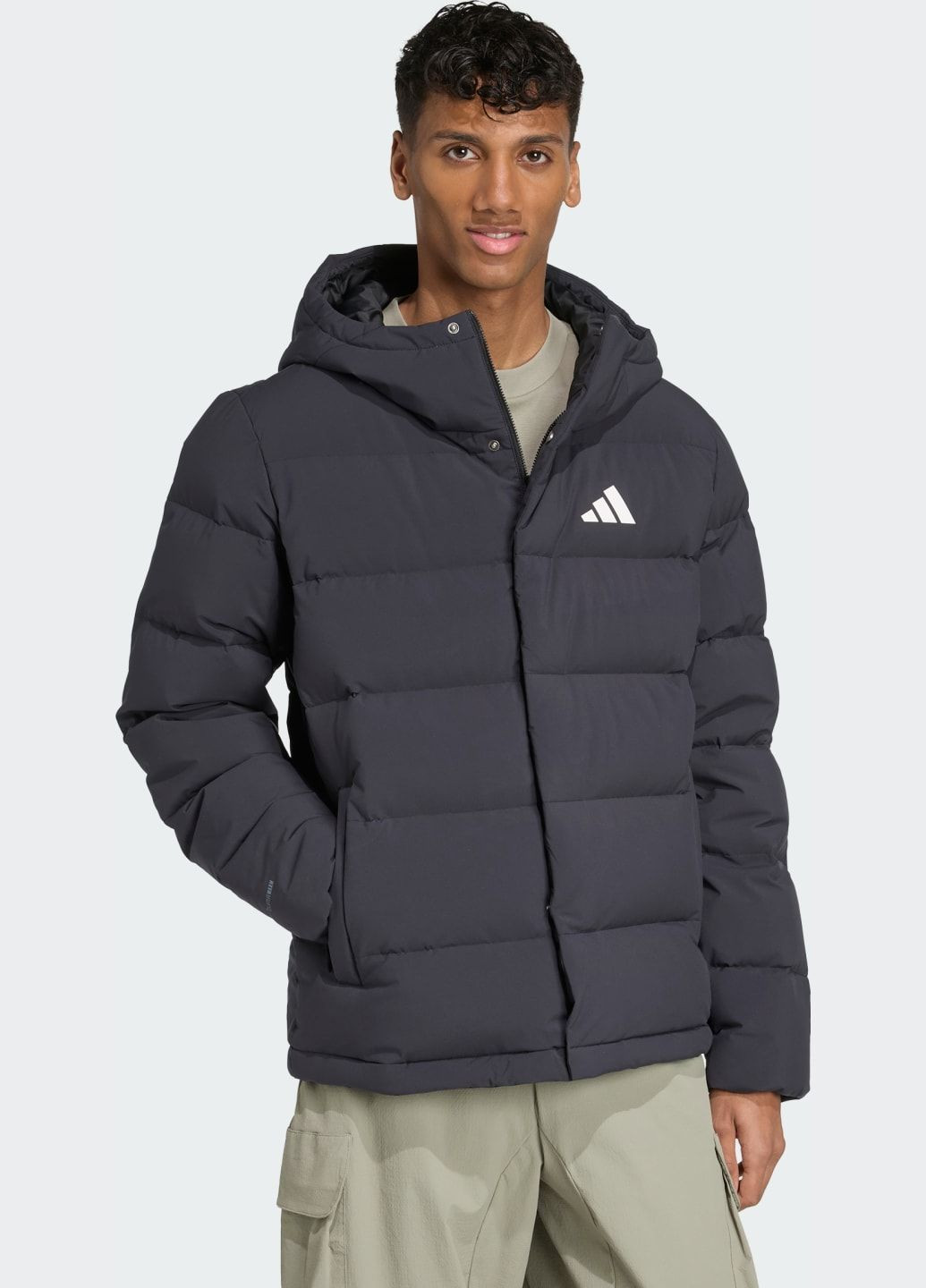 Чорна демісезонна пуховик helionic climawarm hooded adidas