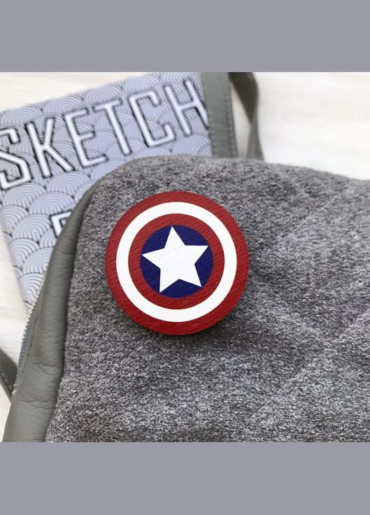 Значок из дерева Captain America Cozy-Up (291162382)