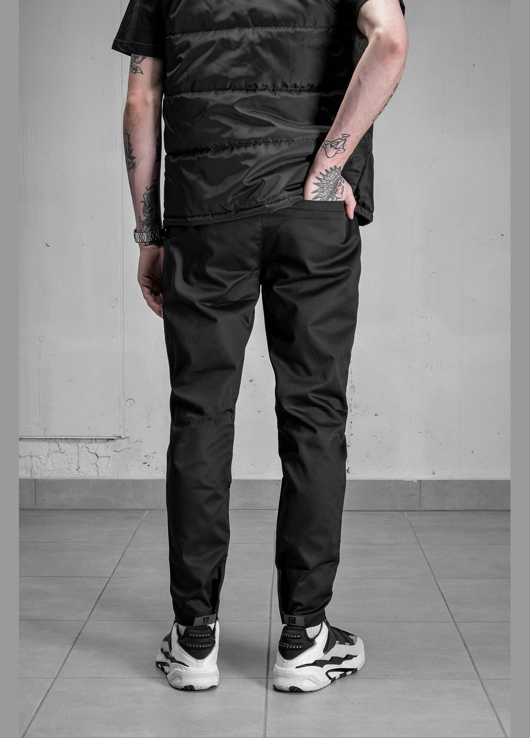 Черные демисезонные брюки Without