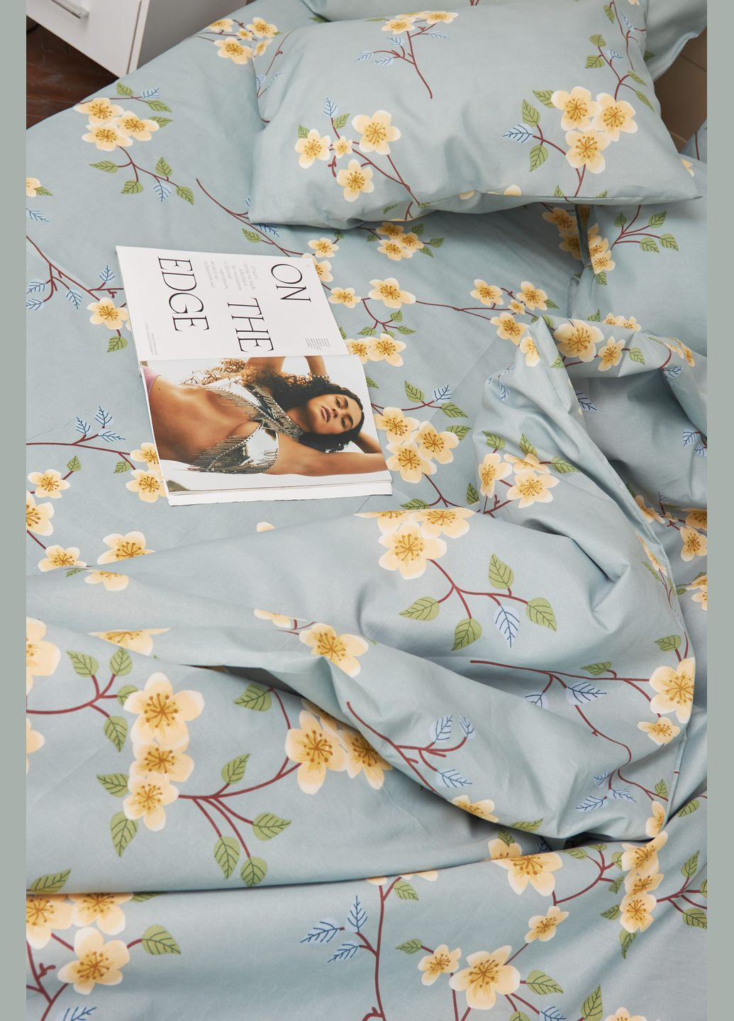 Комплект постільної білизни полуторний євро 160х220 наволочки 2х70х70 Микросатин Premium (MS-820001410) Moon&Star Spring Flower (285717489)