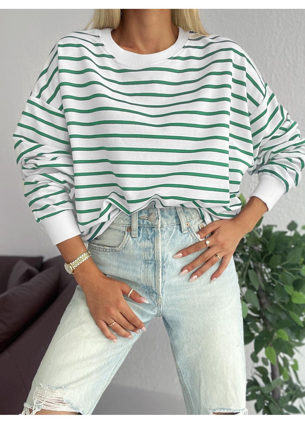 Белый свитшот SHEIN однотонный (372807103)