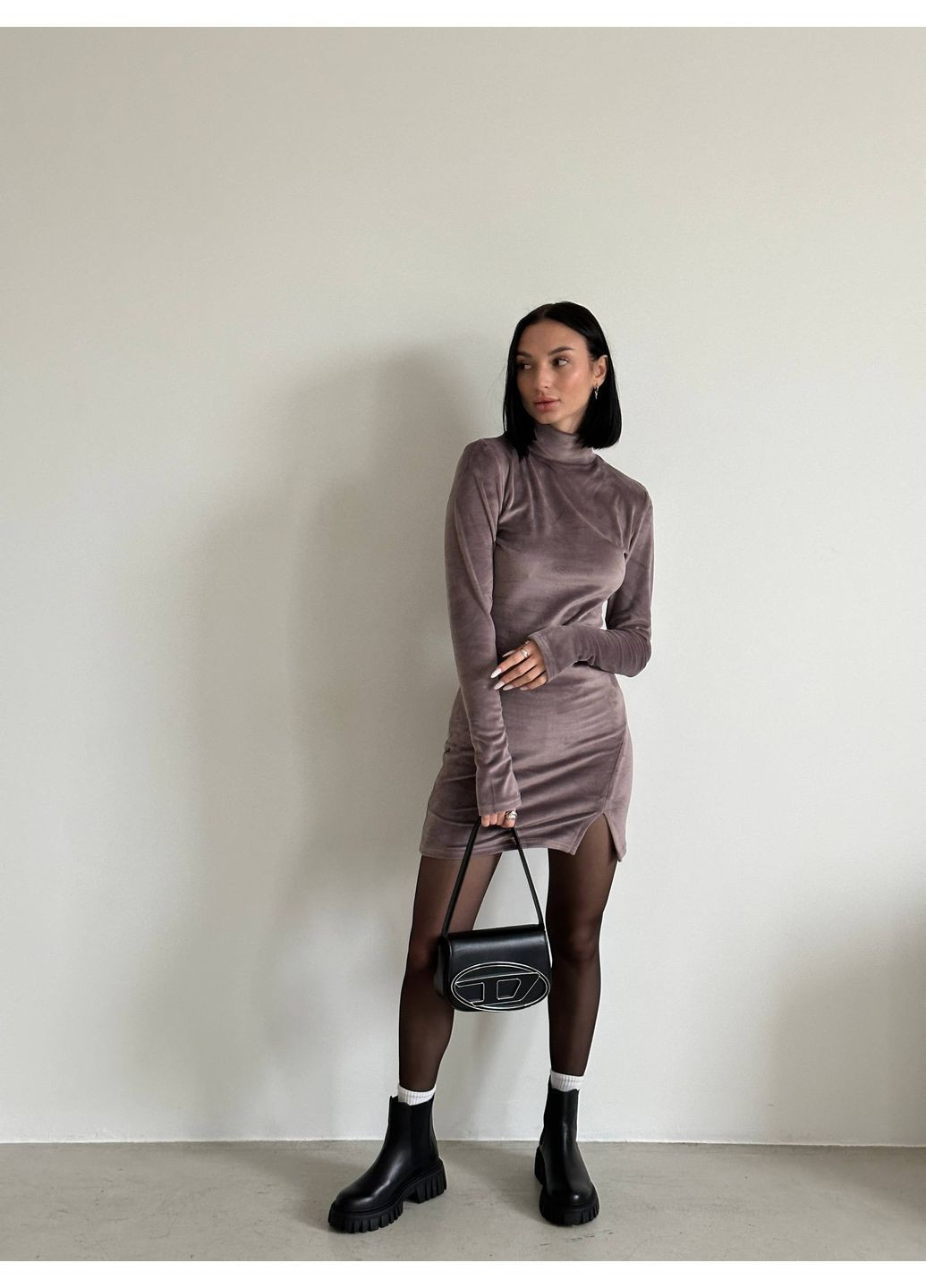 Світло-коричнева святковий, повсякденний жіноча велюрова сукня силуетна Avanti однотонна