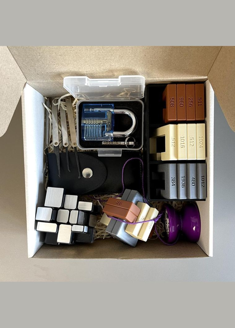 Подарочный бокс для мальчика с головоломками и йо-йо. No Brand (364502651)