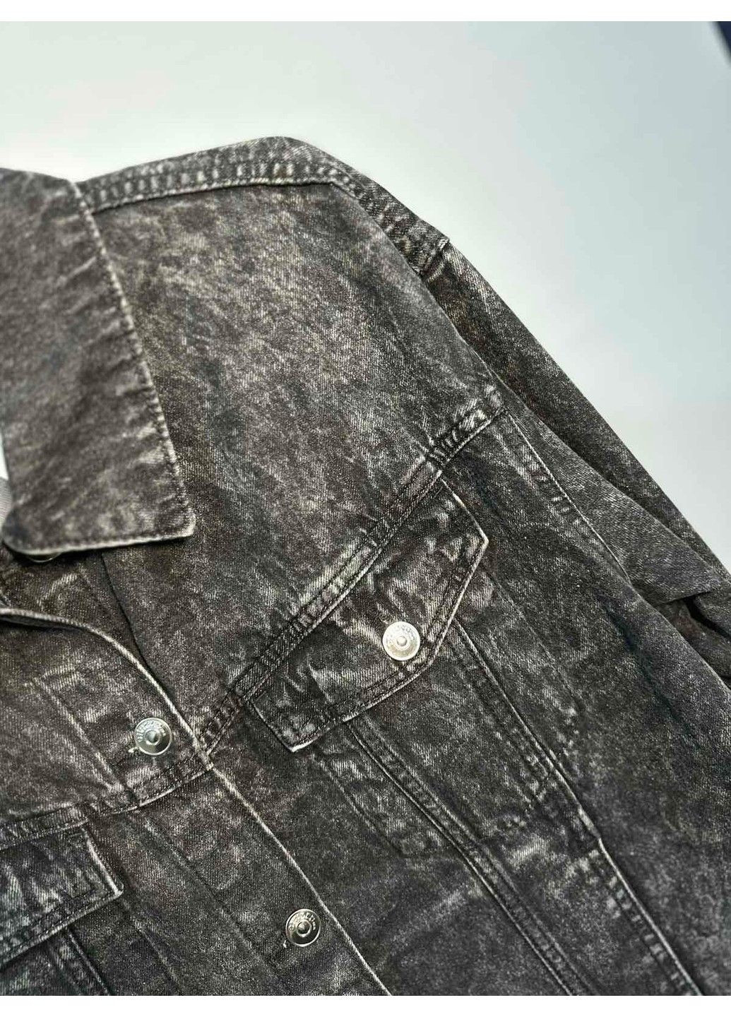 Чорна демісезонна жіноча джинсова куртка н&м (56951) l чорна H&M