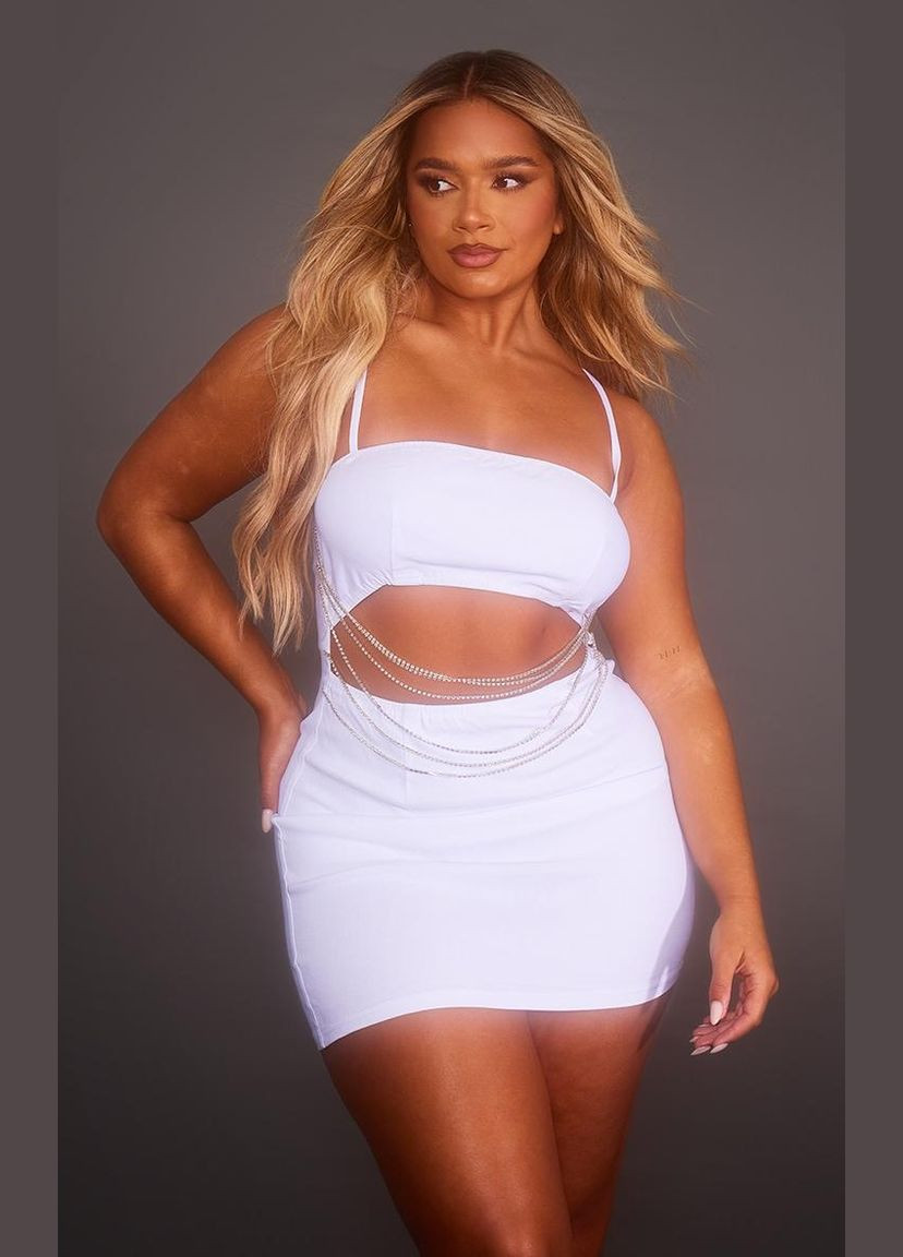 Белое платье PrettyLittleThing