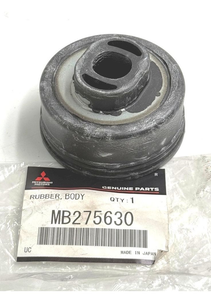 Подушка, опора крепежа кузова, оригинал OEM MB275630 Митсубиси Паджеро, Паджеро Спорт 1982-2008 Mitsubishi (360504018)