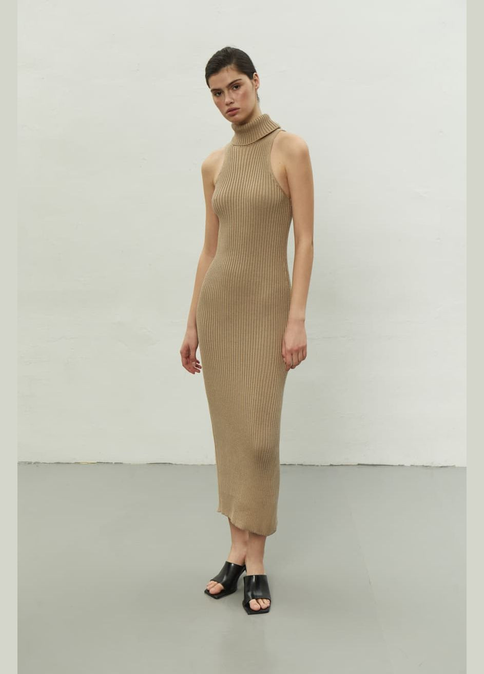 Світло-коричнева сукня максі з горловиною мокко 2067 Papaya