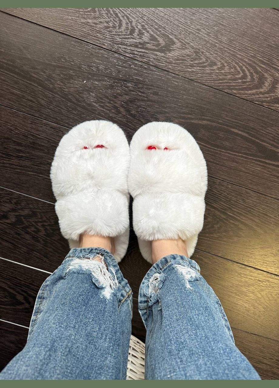 Белые тапочки Motivo