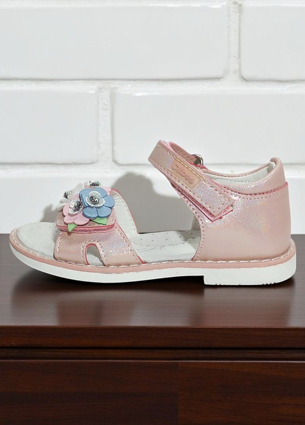Розовые ортопедические босоножки для девочки на липучках Clibee
