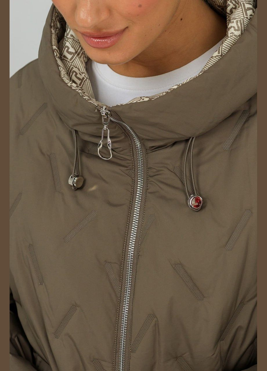 Коричневая демисезонная куртка большого размера Lora