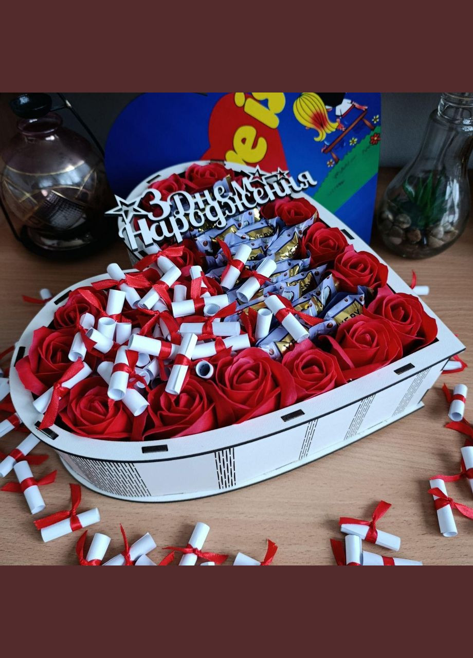 Подарунковий бокс серце з цукерками трояндами та 101 причиною «Чому я тебе люблю» (ar174) No Brand (317775919)