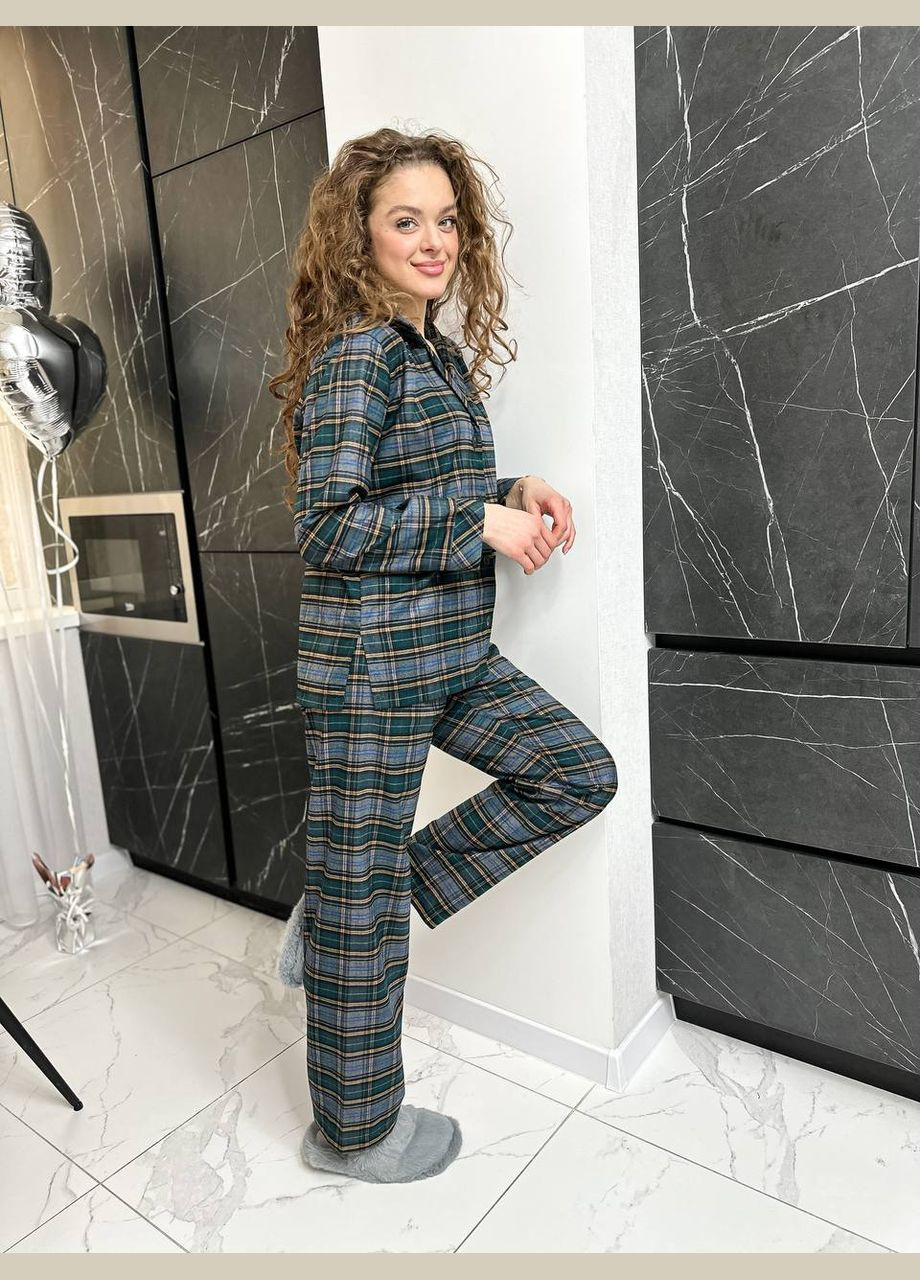 Сіро-зелена красива жіноча піжама сіро-зеленого кольору в клітку No Brand