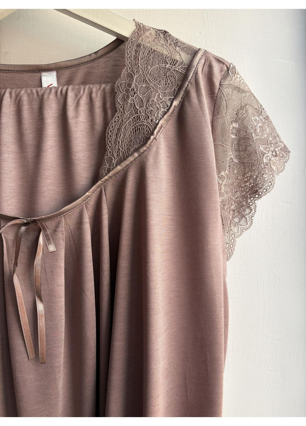 Коричнева всесезон жіноча домашня піжама "belle nuit" майка + капрі Leyla