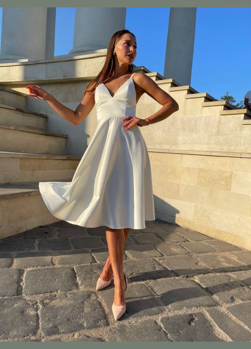 Белое коктейльное платье с юбкой-солнце, а-силуэт FashionYouWant однотонное