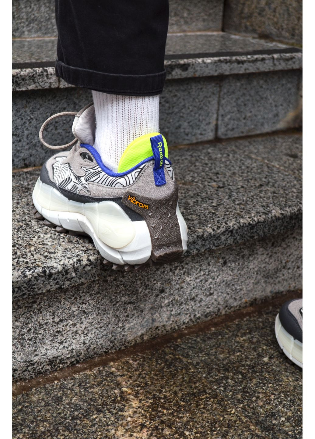 Серые демисезонные кроссовки мужские reebok zig kinetica 2.5 grey рибок зиг кинетика No Brand