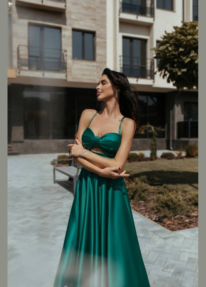 Зелена коктейльна плаття а-силует First Woman однотонна