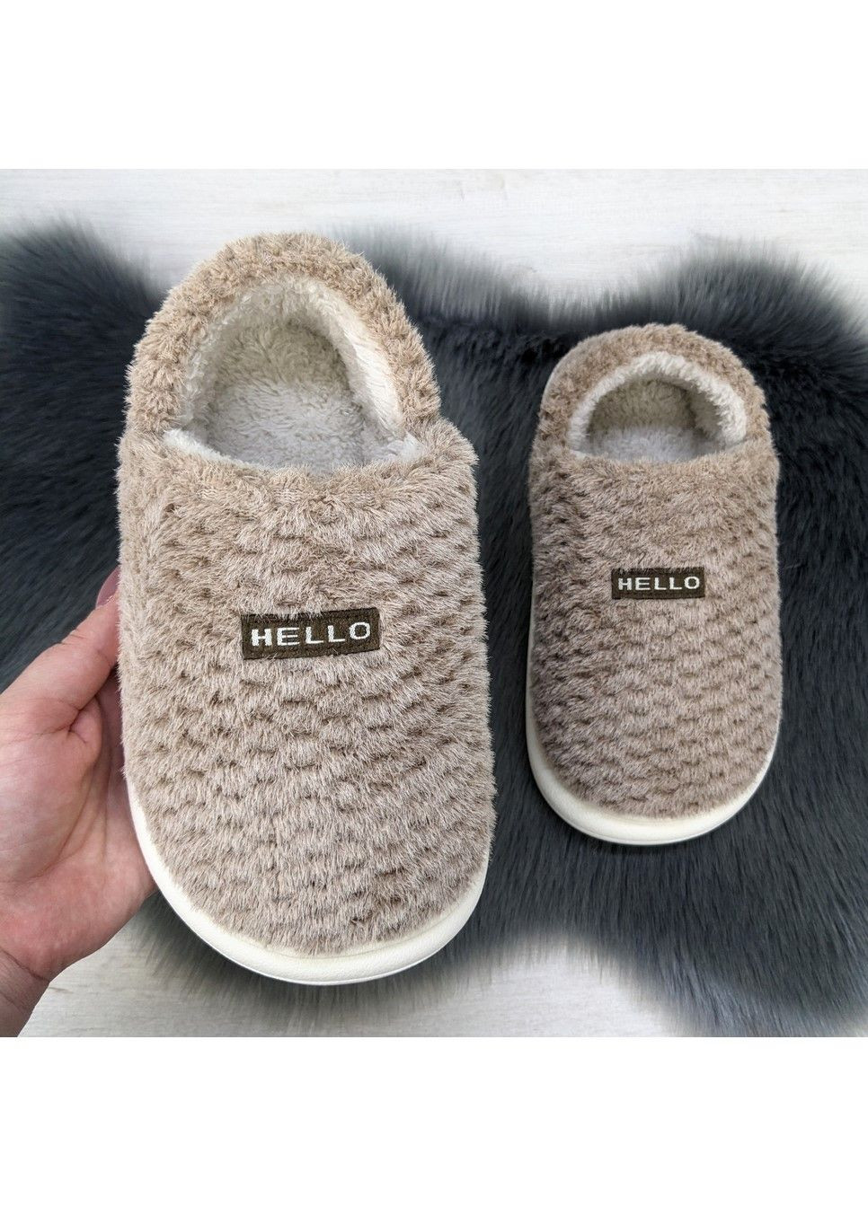 Коричневые тапочки чуни женские теплые закрытые Lion