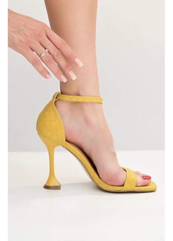 Желтые босоножки женские жёлтого цвета из экокожи 40 р. Bashili
