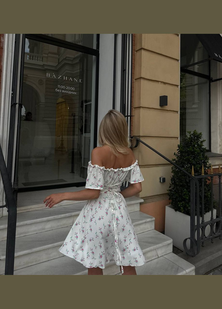 Белое праздничный платье изысканное в цветочный принт с открытыми плечами клеш Adelante с цветочным принтом