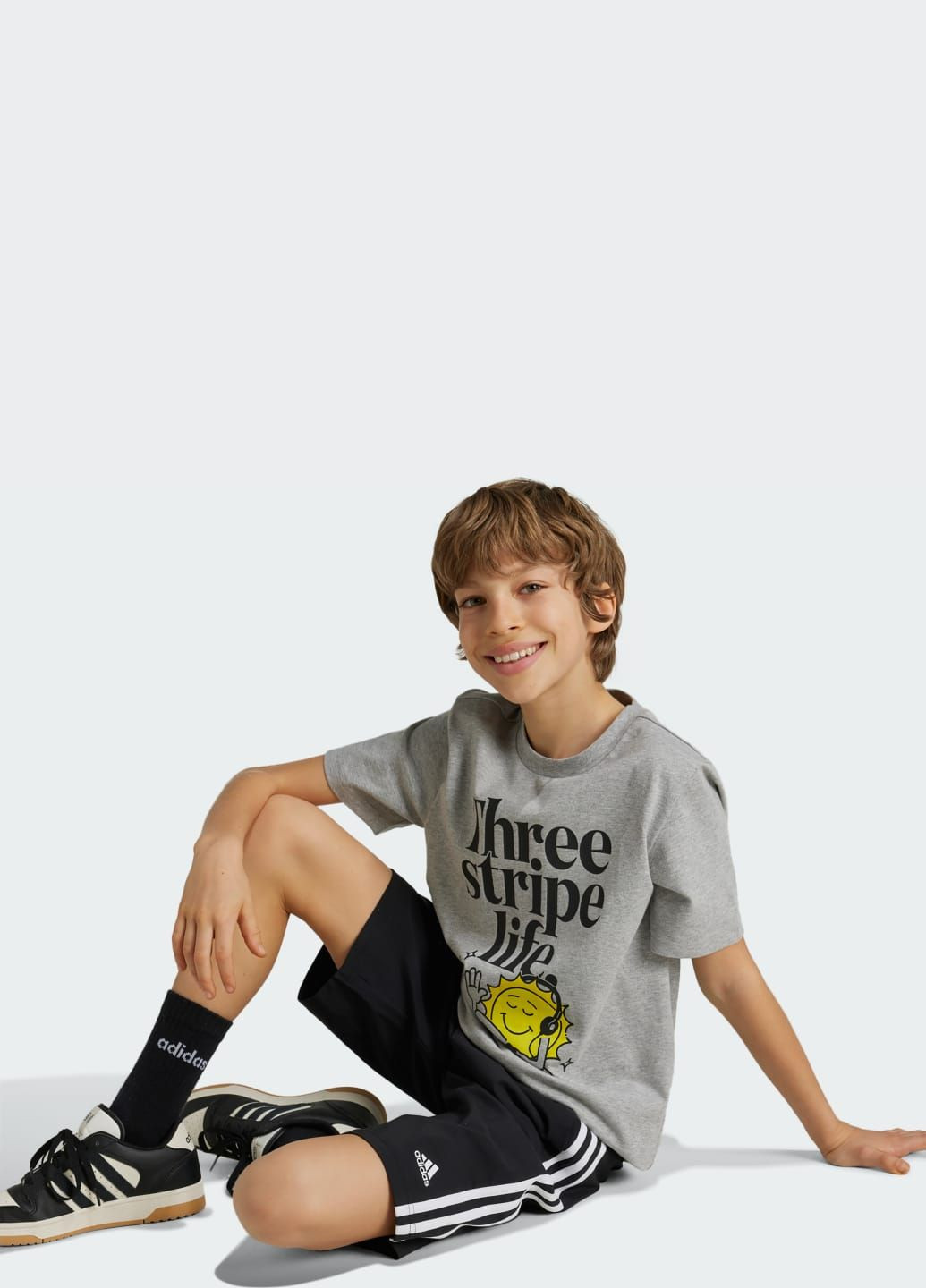 Серая демисезонная футболка positivity table graphic adidas