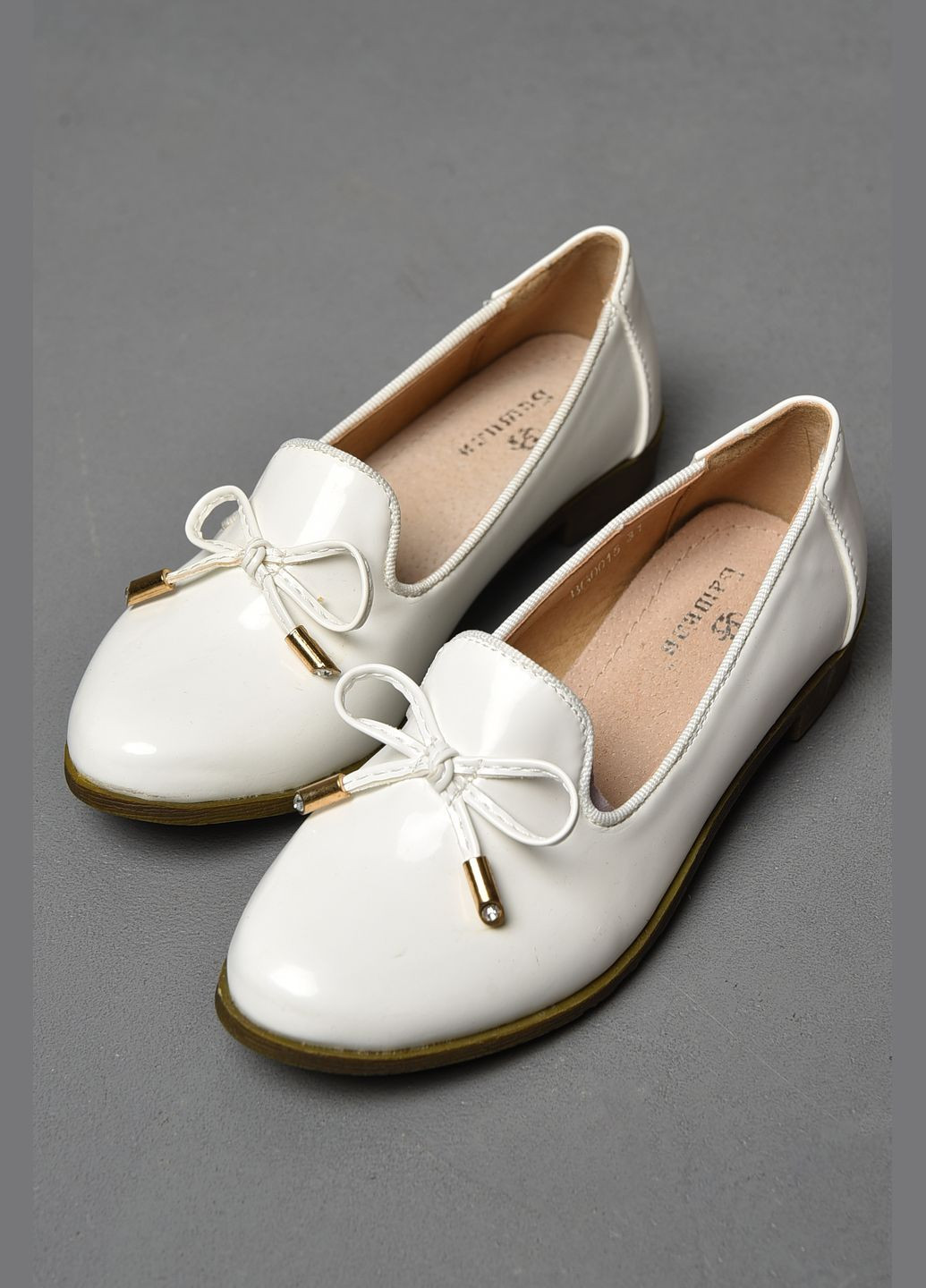 Белые туфли для девочки белого цвета Let's Shop