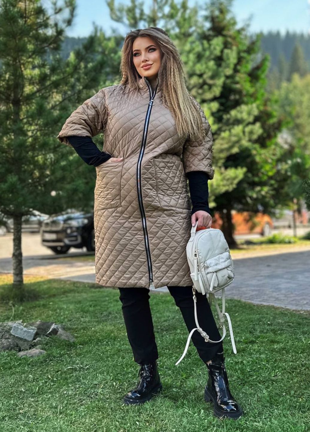 Кофейная демисезонная женское удлиненное стеганое пальто на синтепоне с рукавом 3/4 Україна