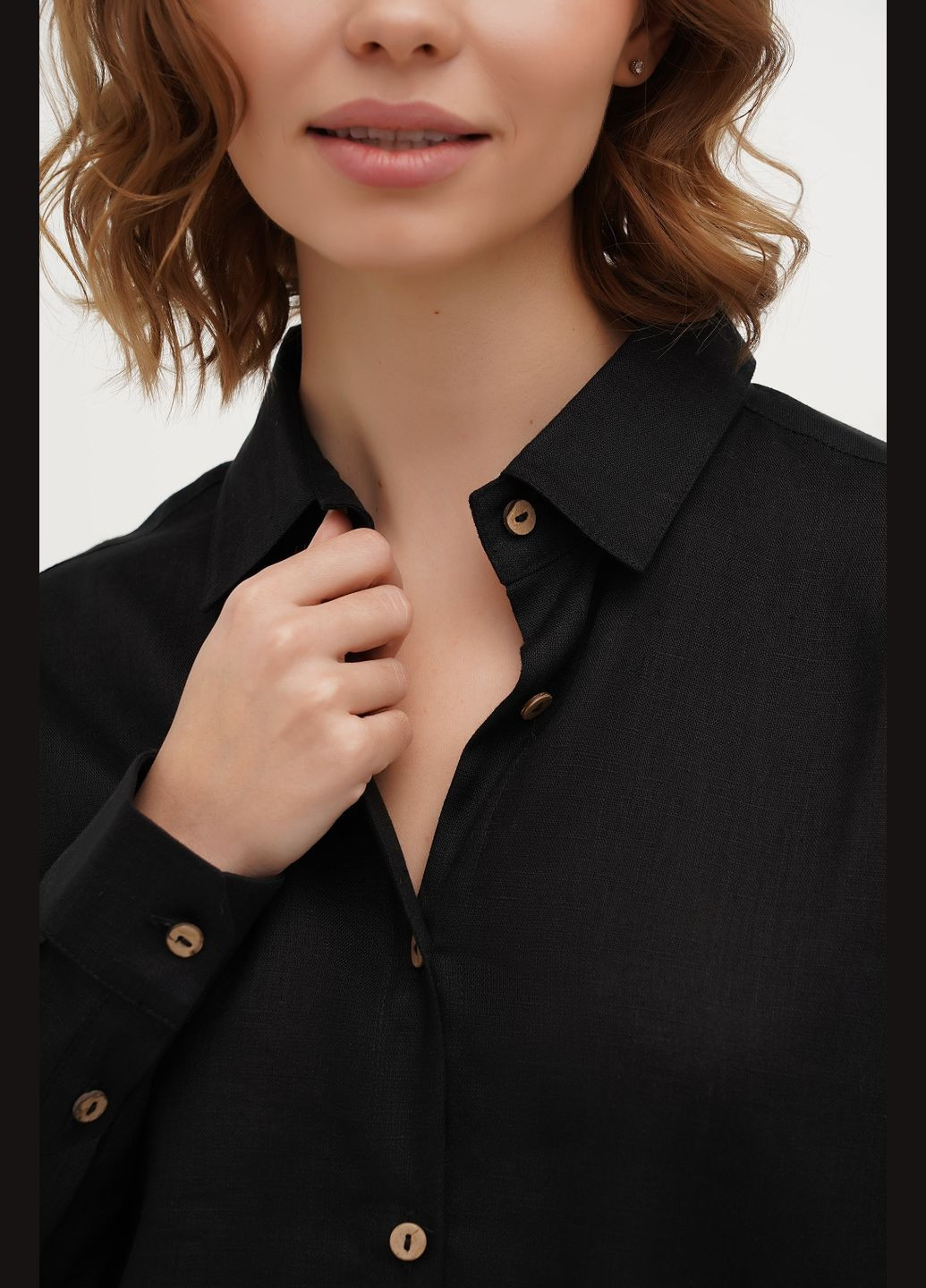 Чорна класична вільна жіноча блуза-сорочка з льону з комірцем та ґудзиками регіна., р., код 9442/52/101 ГАЛЕРЕЯ ЛЬОНУ