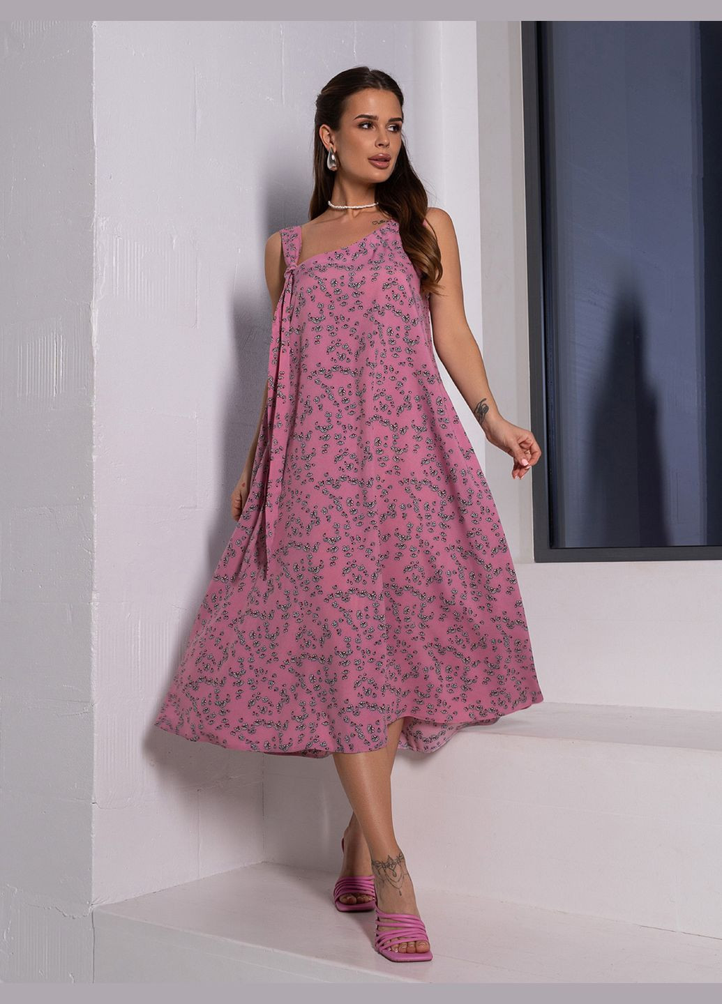 Розовое повседневный платья ISSA PLUS с цветочным принтом