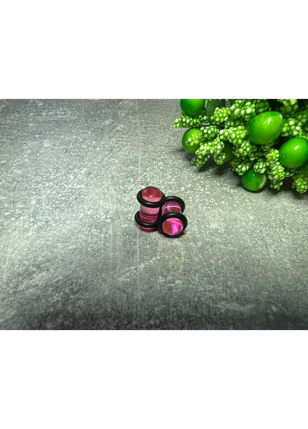 Плаги на 2 у різних кольорах з акрілу з резиночками No Brand (372131291)