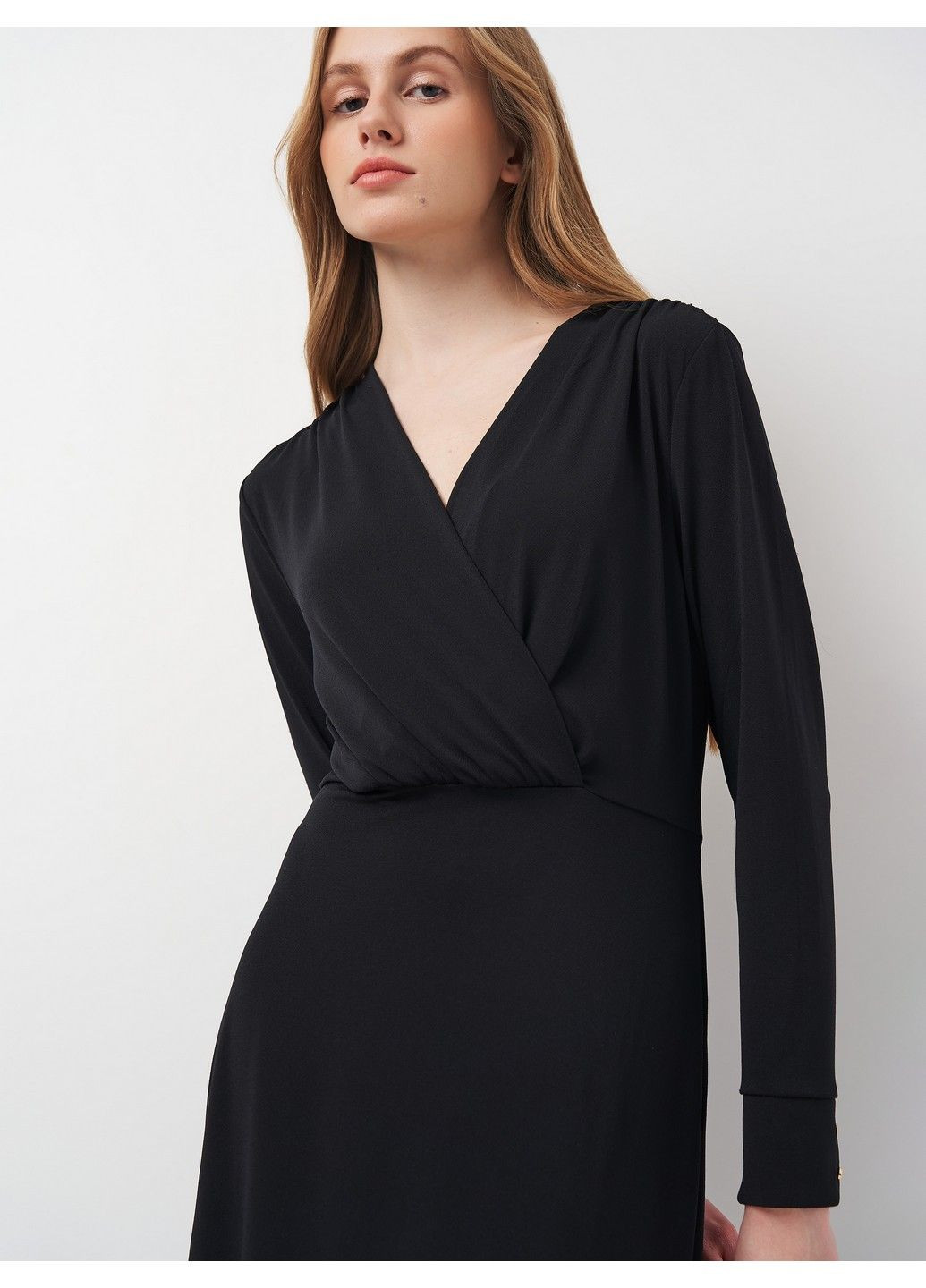 Черное кэжуал платье H&M однотонное