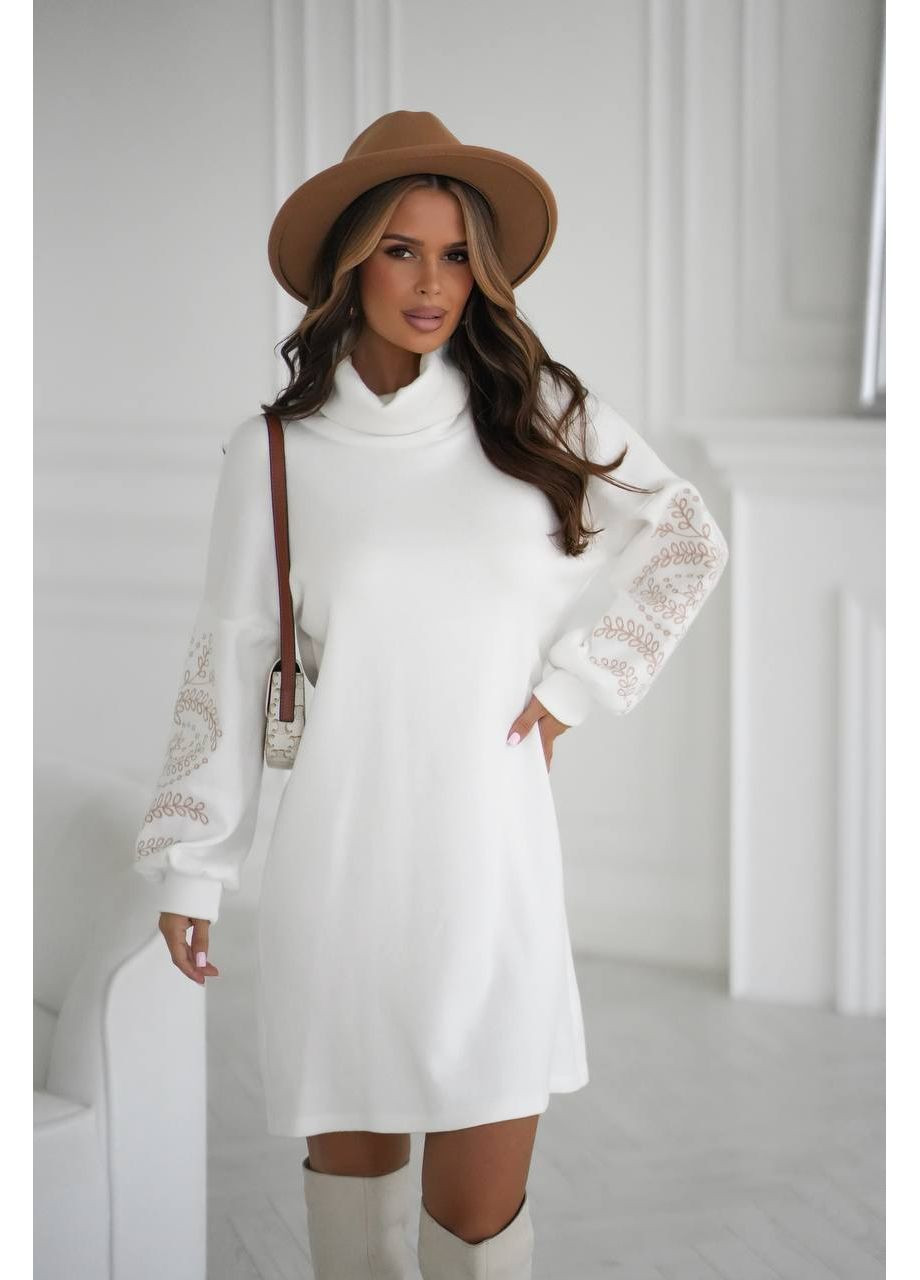 Молочна жіноча сукня вільного крою з вишивкою ангора No Brand