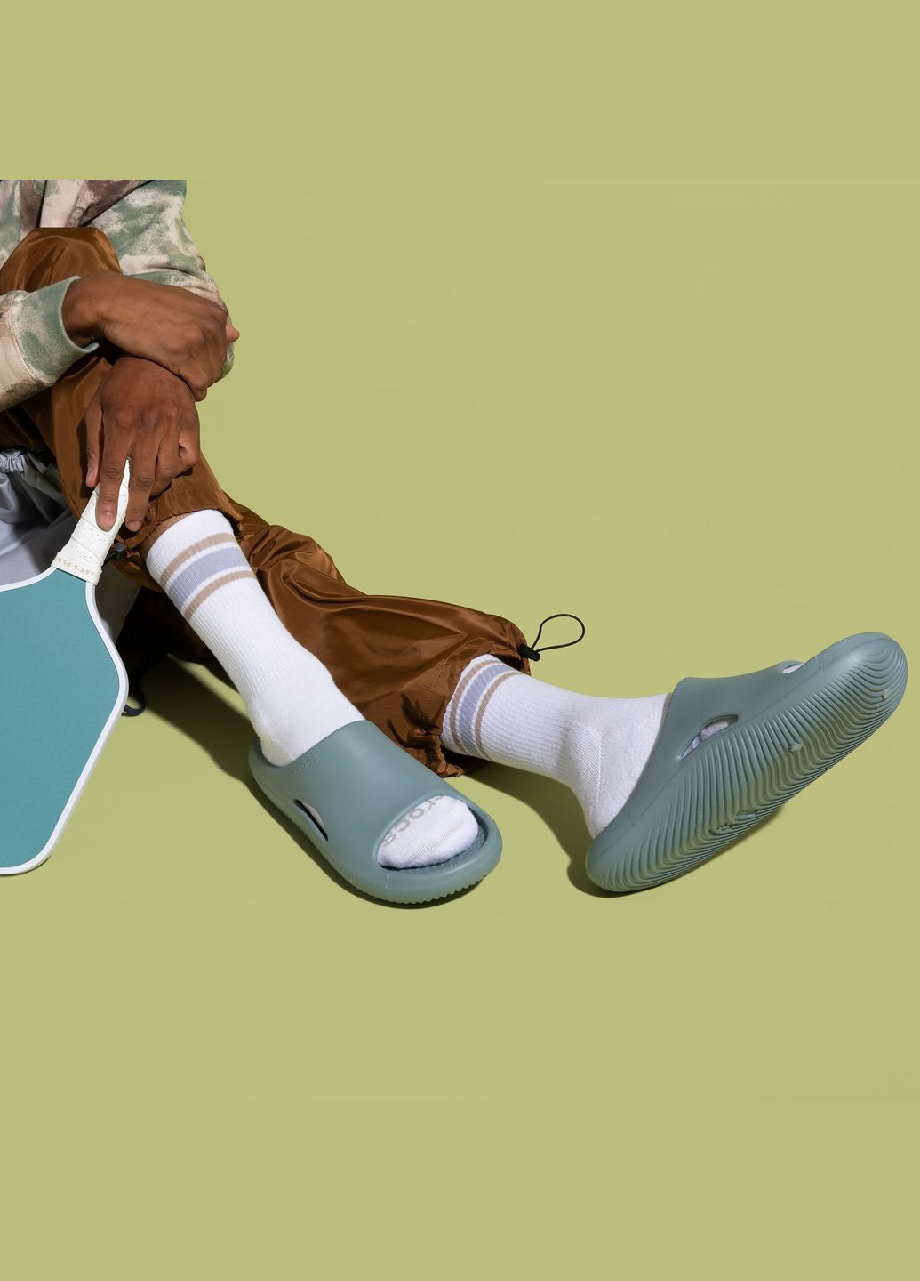 Голубые повседневные, пляжные мужские шлепанцы меллоу mellow recovery pond Crocs