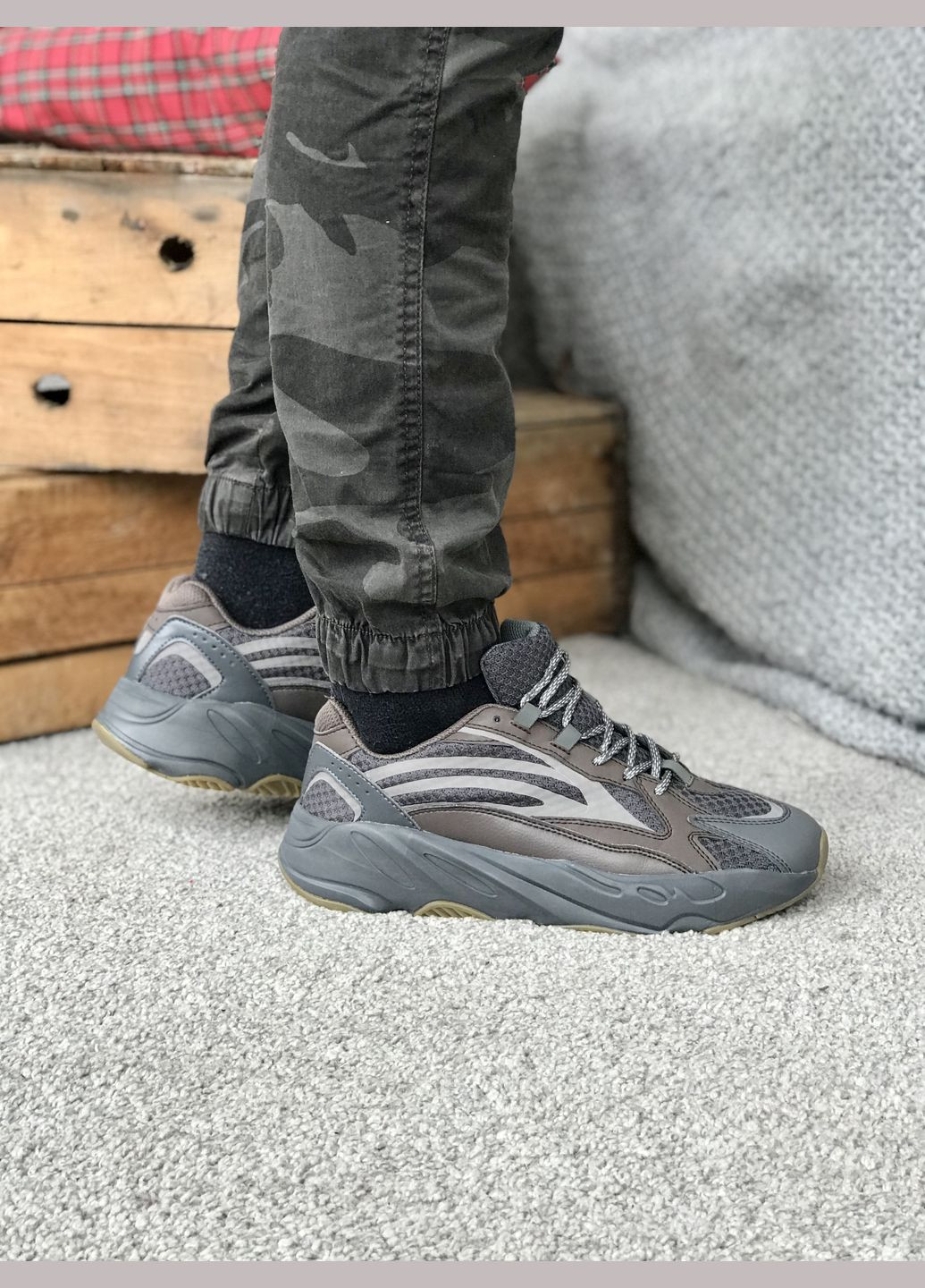 Коричневі Осінні кросівки чоловічі adidas yeezy boost 700 v2 brown | адідас ізі буст 700 в2 коричневі No Brand