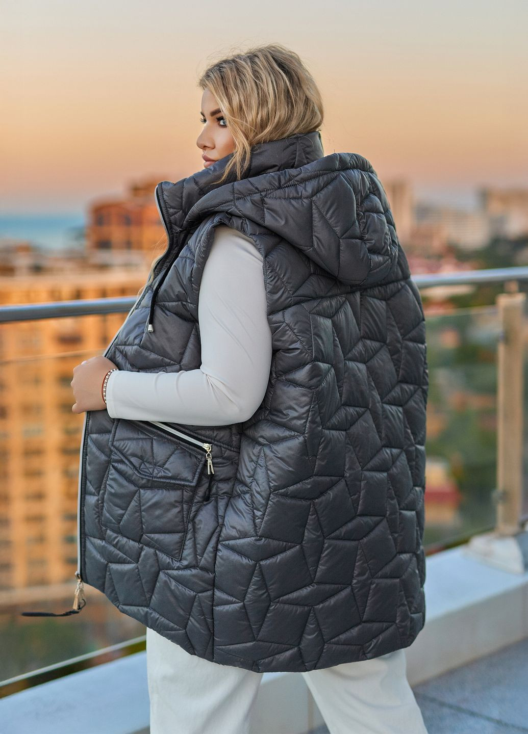 Жилет женский демисезонный с капюшоном No Brand (353969294)