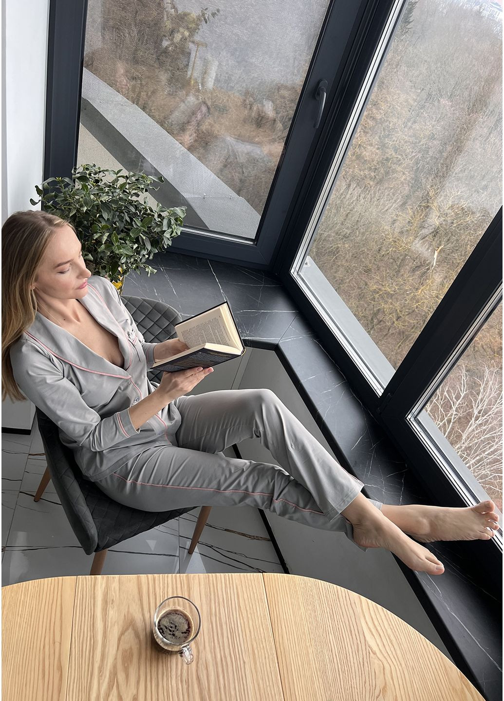 Сіра всесезон жіноча піжама сірого кольору з рожевим кантом кофта + брюки ORA