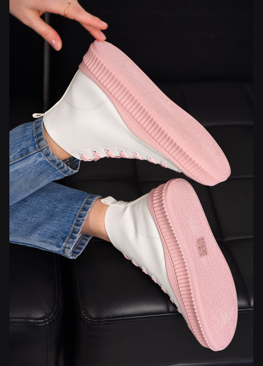 Белые кеды женские высокие бело-розового цвета на шнуровке Let's Shop