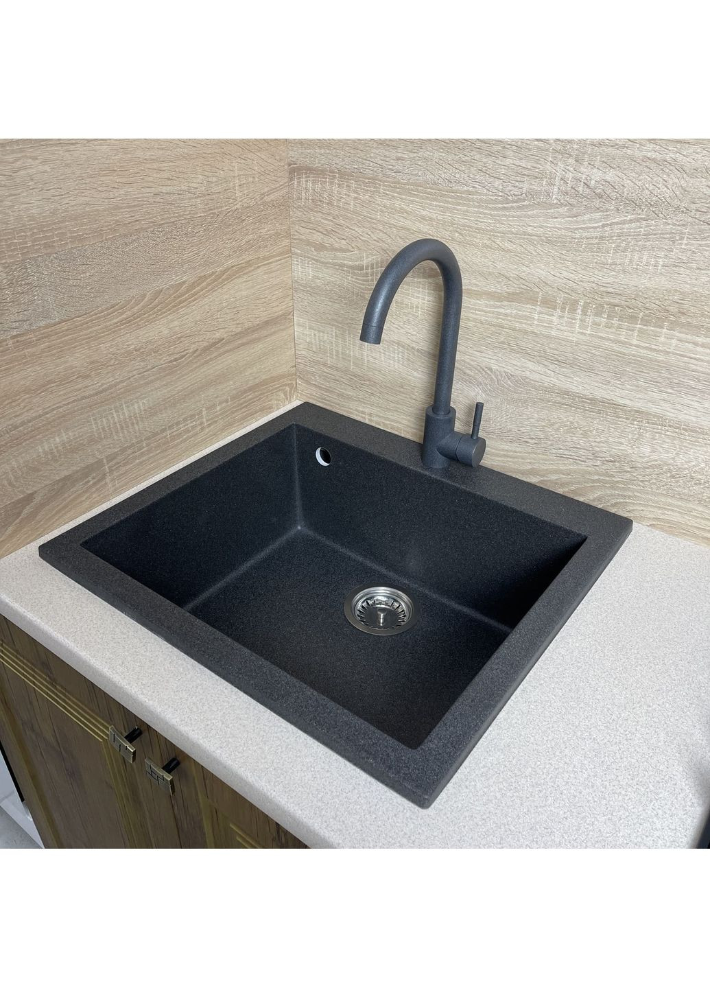 Набор кухонный Univer, искусственный камень, квадрат, без крыла, 560х500х200мм, чаша – 1, врезная, графит + смеситель Adamant (371632959)