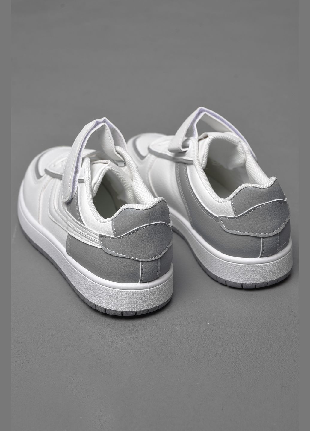 Белые демисезонные кроссовки детские бело-серого цвета на липучках Let's Shop
