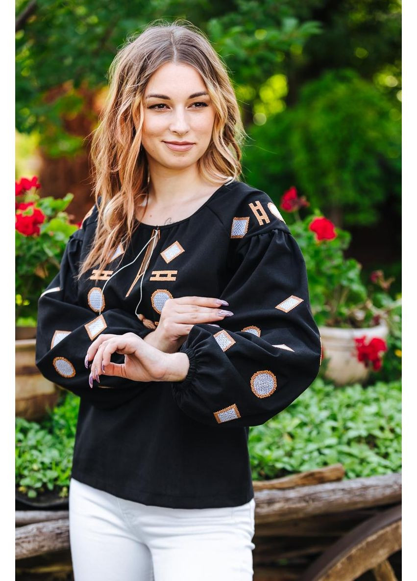 Чёрная современная женская вышиванка черная с геометрической гладевой вышивкой минимализм м–3xl, m лен (301047024)