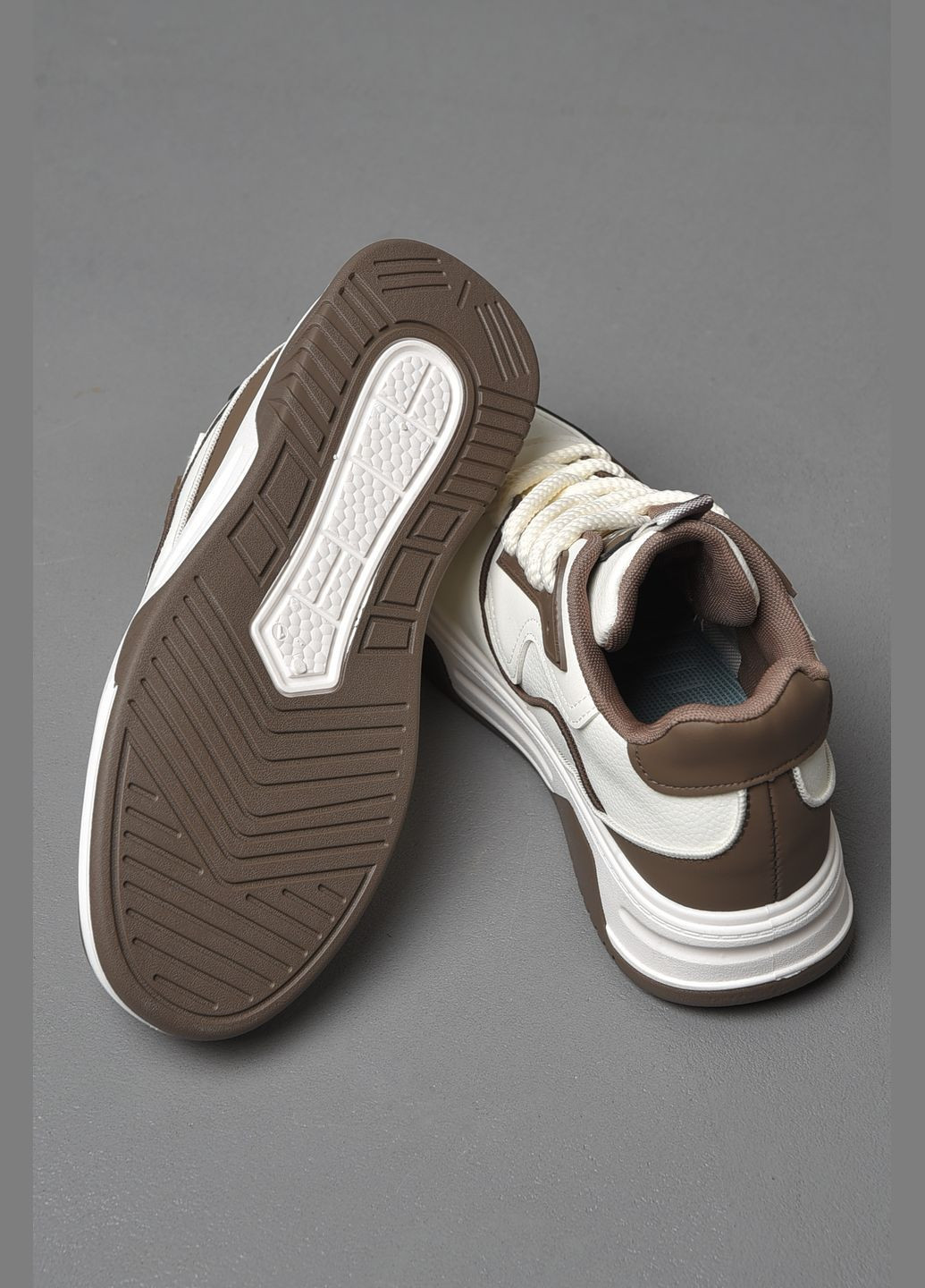 Белые демисезонные кроссовки мужские бело-коричневого цвета на шнуровке Let's Shop