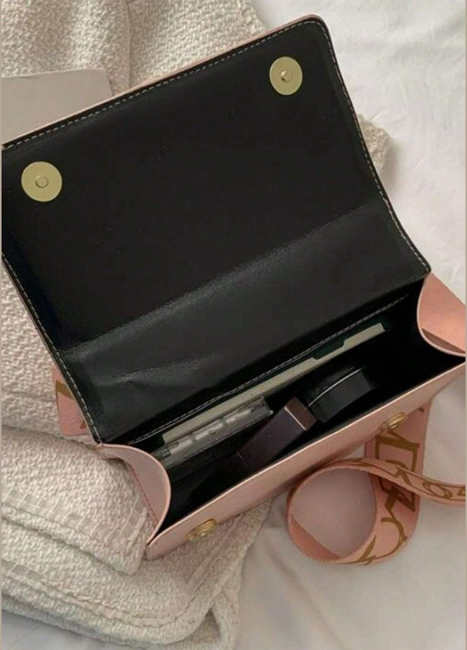 Жіноча класична сумка 10277 на ремінці рожева No Brand (281420526)