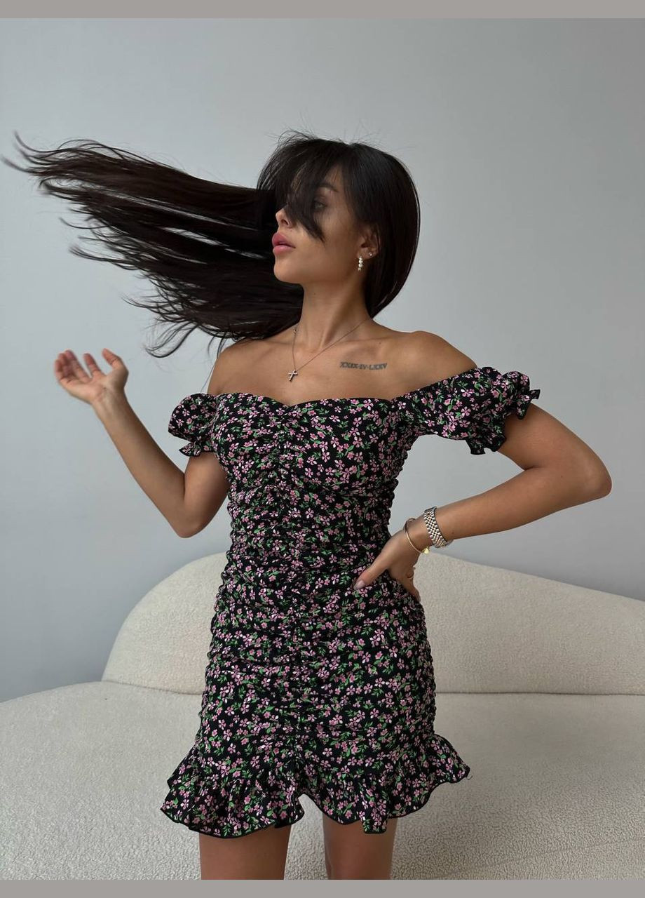 Черное кэжуал легкое платье в цветочный принт силуэтная Adelante с цветочным принтом