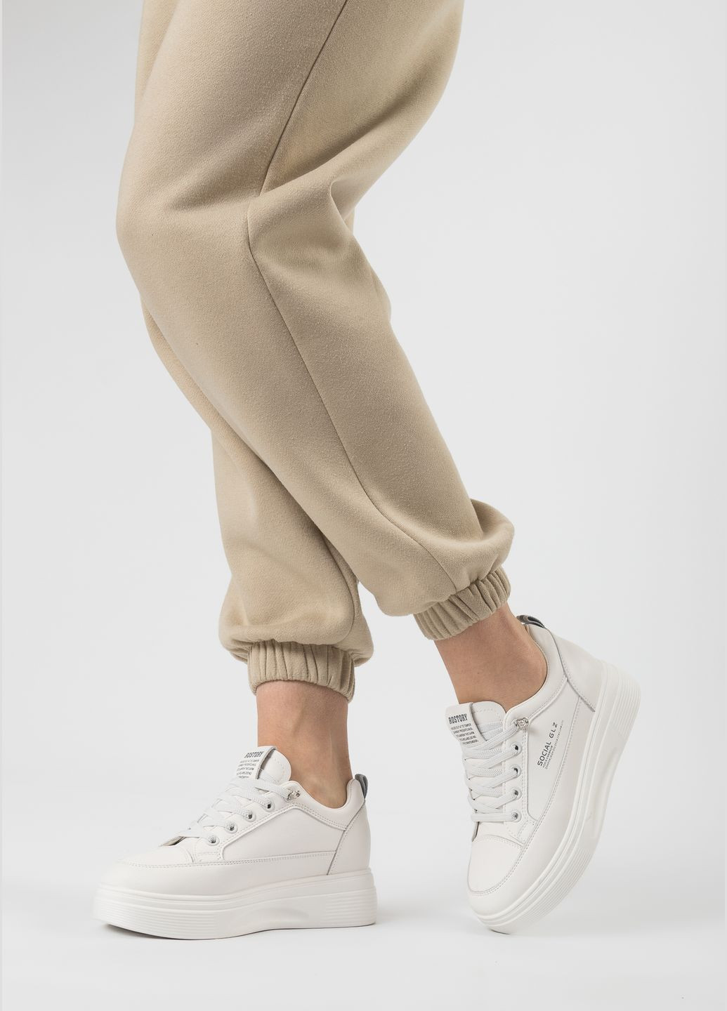 Білі кеди (2485т) Linda