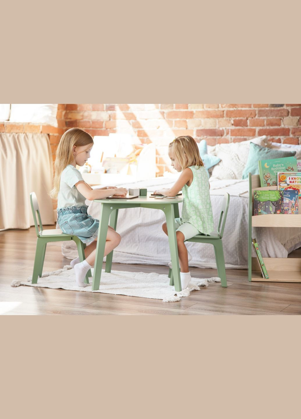 Дитячий столик і два стільчика для дітей 4-7 років Зелений Tatoy (292867417)